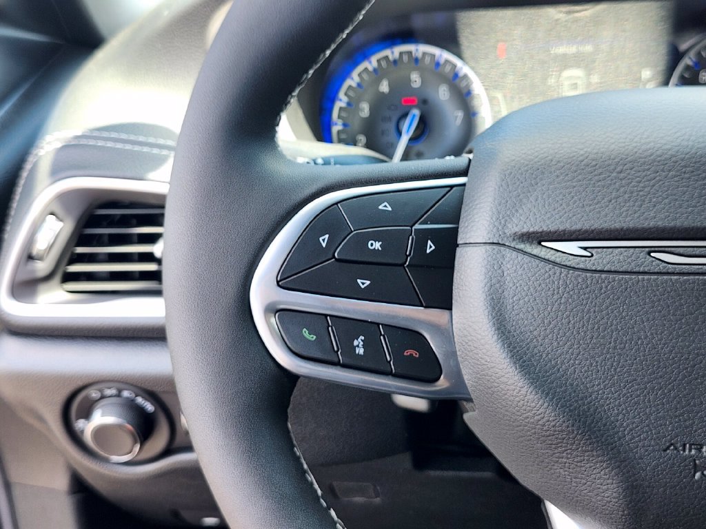 New 2027 Chrysler Pacifica Select AWD/4WD image 31