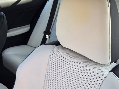 Used 2023 Lexus IS 500 image 36