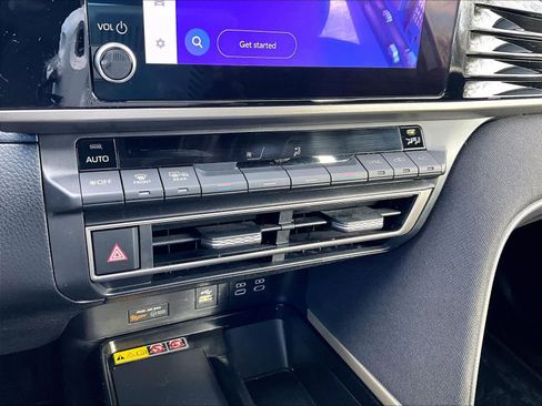 Used 2025 Toyota Camry LE image 26