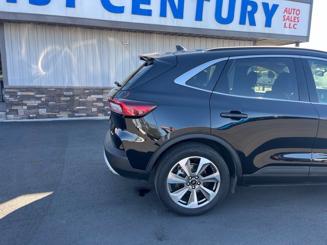 Used 2025 Ford Escape Platinum AWD/4WD image 14