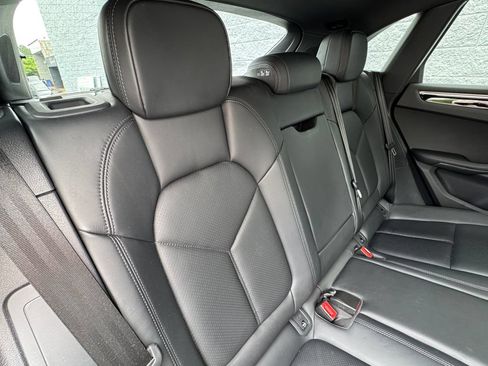 Used 2023 Porsche Macan AWD/4WD image 24
