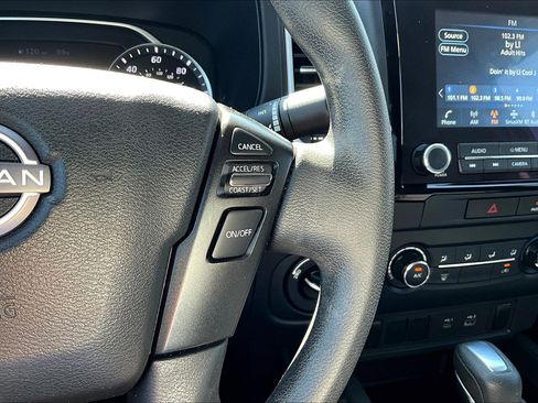 Used 2022 Nissan Frontier SV image 23