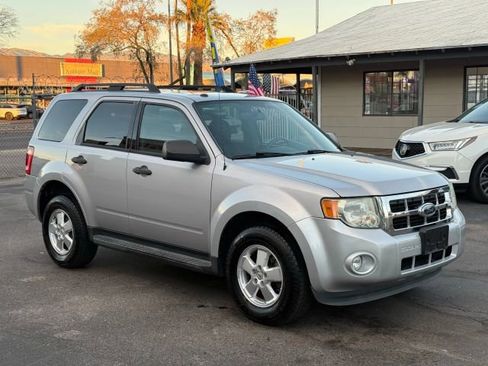 Used 2011 Ford Escape XLT image 5