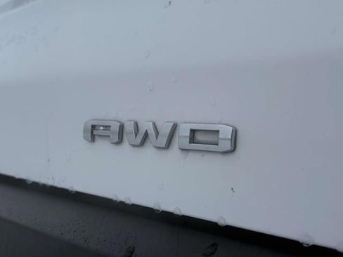 Used 2023 GMC Acadia SLT image 8