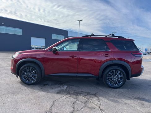 New 2026 Nissan Pathfinder SL image 6