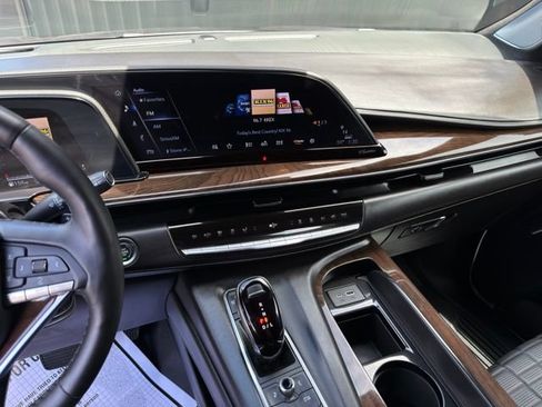 Used 2024 Cadillac Escalade Sport Platinum w/ LPO, Floor Liner Package AWD/4WD image 19