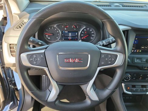 Used 2024 GMC Terrain SLE image 21
