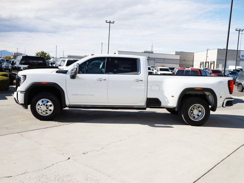 Used 2025 GMC Sierra 3500 Denali Ultimate image 3