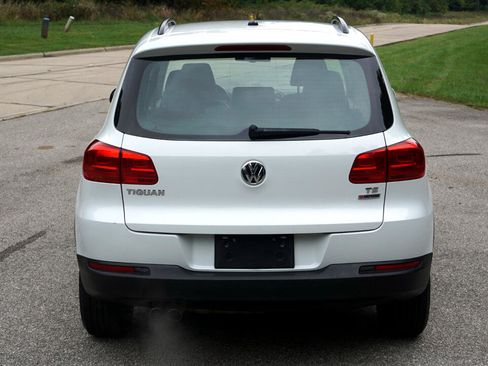 Used 2016 Volkswagen Tiguan S image 4