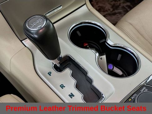 Used 2011 Jeep Grand Cherokee Limited w/ Luxury Group II AWD/4WD image 23