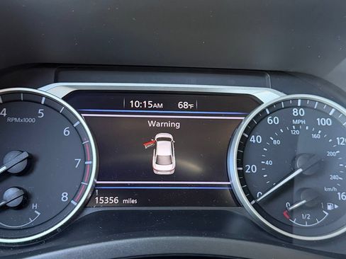 Used 2025 Nissan Sentra SV w/ Trunk Package FWD image 5