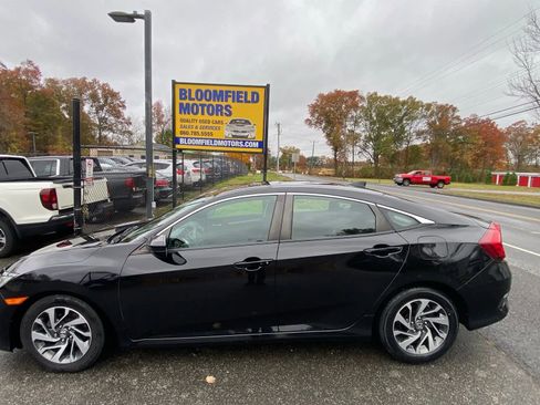 Used 2018 Honda Civic EX image 2