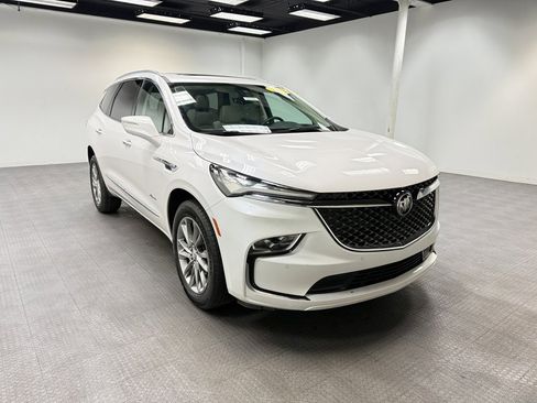 Used 2024 Buick Enclave Avenir w/ Avenir Technology Package image 9