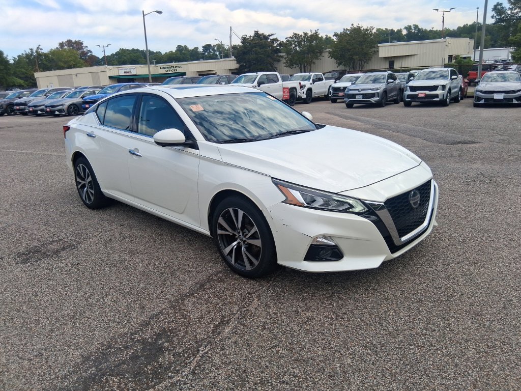 Used 2019 Nissan Altima 2.5 Platinum AWD/4WD image 3
