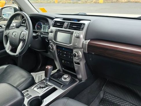 Used 2018 Toyota 4Runner 4WD image 14