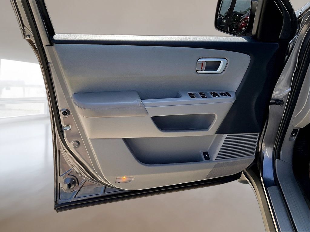 Used 2015 Honda Pilot LX image 20