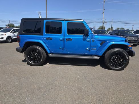 Used 2023 Jeep Wrangler Unlimited Sahara w/ Cold Weather Group AWD/4WD image 13