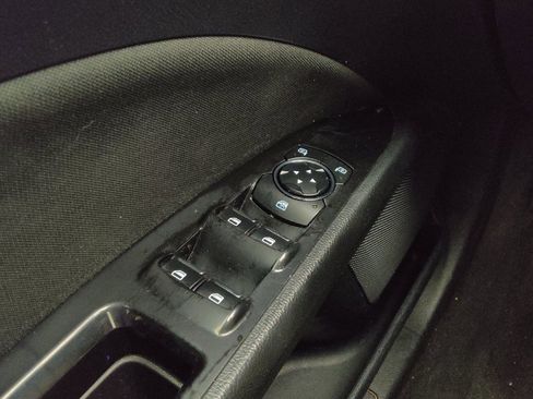 Used 2019 Ford Fusion SE FWD image 27