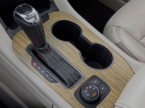 Used 2018 GMC Acadia Denali image 16