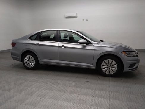 Used 2019 Volkswagen Jetta SE image 11