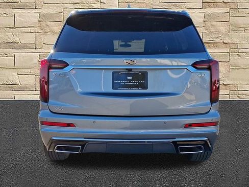 Certified 2025 Cadillac XT6 Premium Luxury image 3