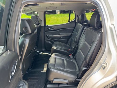 Used 2017 GMC Acadia SLT image 11