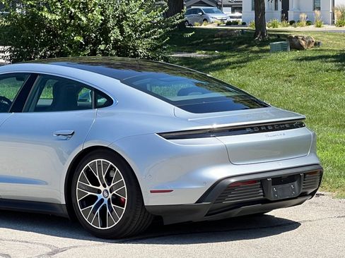 Certified 2022 Porsche Taycan 4S image 9