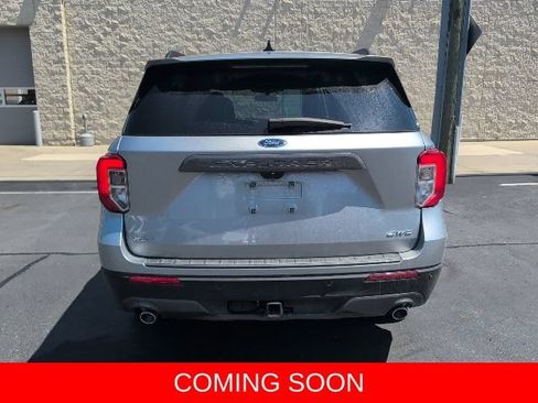 Used 2024 Ford Explorer XLT w/ Equipment Group 202A AWD/4WD image 7