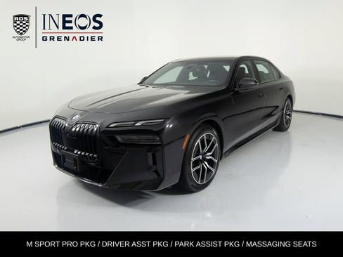 Used 2023 BMW 760i xDrive AWD/4WD image 1