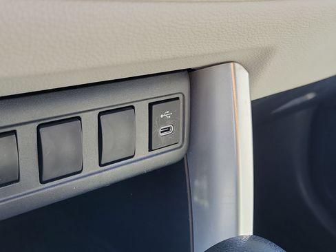 Used 2024 Toyota Corolla Cross L image 29