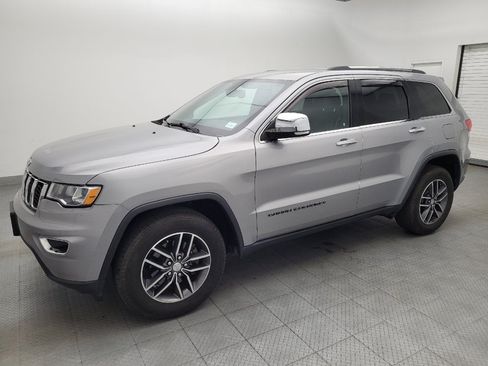 Used 2017 Jeep Grand Cherokee Limited RWD image 2