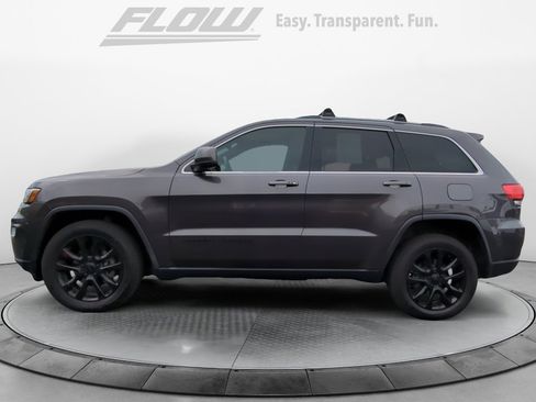 Used 2019 Jeep Grand Cherokee Laredo w/ Security & Convenience Group AWD/4WD image 5
