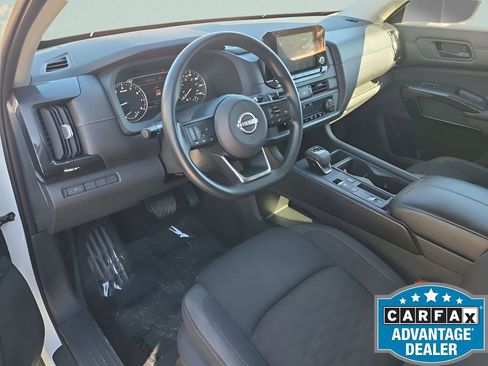 Used 2023 Nissan Pathfinder S image 22