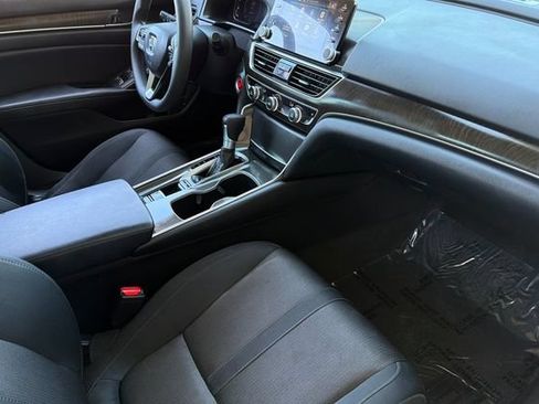 Certified 2018 Honda Accord EX image 19