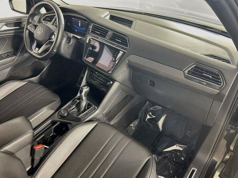 Certified 2022 Volkswagen Tiguan SE R-Line AWD/4WD image 29