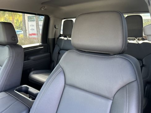 Used 2025 Chevrolet Silverado 2500 LTZ w/ LTZ Convenience Package image 16