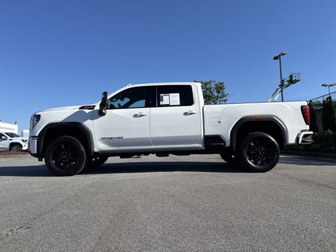 Used 2025 GMC Sierra 2500 AT4 w/ AT4 Premium Plus Package AWD/4WD image 7