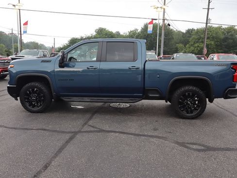 Used 2025 Chevrolet Silverado 2500 LT w/ Trail Boss Package AWD/4WD image 24