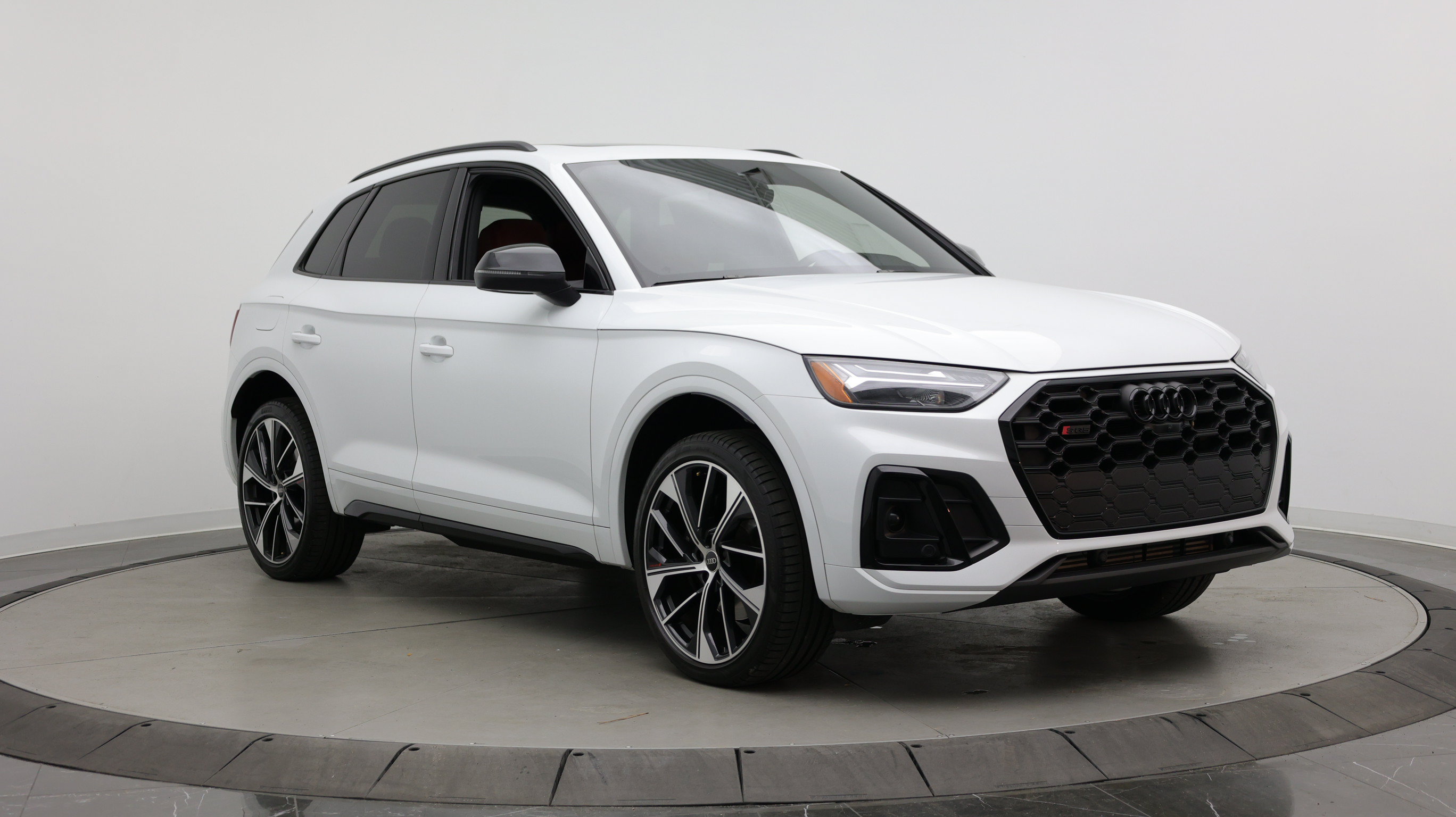 Used 2024 Audi SQ5 Premium Plus AWD/4WD image 3