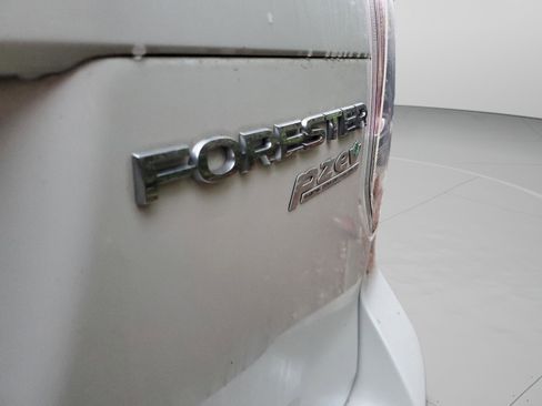 Used 2017 Subaru Forester 2.5i Premium image 8