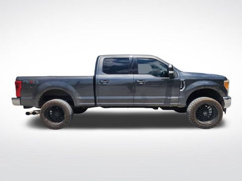 Used 2017 Ford F250 Lariat w/ Lariat Value Package AWD/4WD image 10