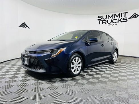 Used 2020 Toyota Corolla LE image 2