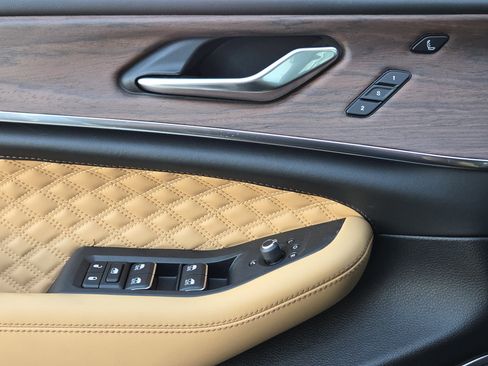 New 2025 Jeep Grand Cherokee L Summit w/ Obsidian Package image 18