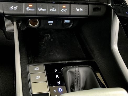 Used 2023 Hyundai Elantra Limited FWD image 14