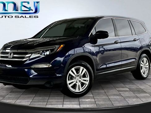 Used 2016 Honda Pilot LX image 1