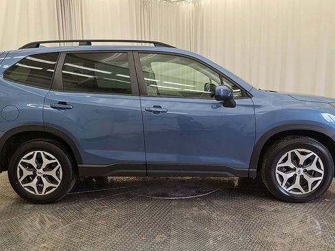 Used 2020 Subaru Forester Premium image 4