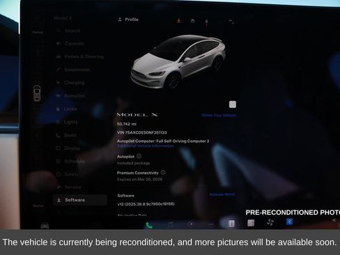 Used 2022 Tesla Model X image 16