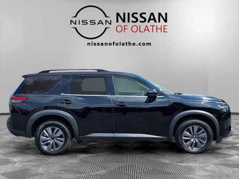 Used 2025 Nissan Pathfinder SV AWD/4WD image 30