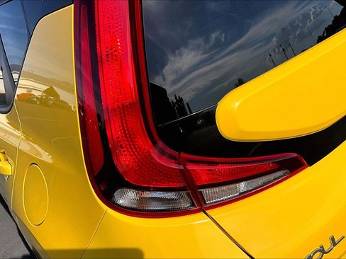 Used 2020 Kia Soul S image 28