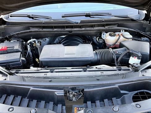 Used 2023 Cadillac Escalade Premium Luxury RWD image 9